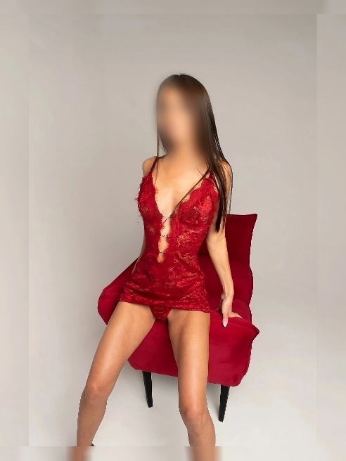 Милая, воспитанная и сексуальная 💋🔥 девушка скучает без мужского внимания и готова приехать к джентльмену желающего познать страсть и неж...