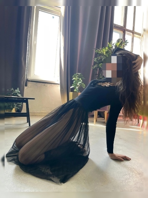 Жду в гости !🫦 Живу с подружкой.👯 Есть выезд 🚗.Не отказывай себе в удовольствии и приглашай меня на свой ч***🍌🔞для неповторимых моментов...