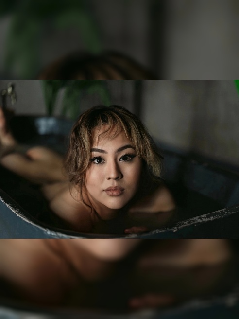 Сексуальная и развратная девушка🥰. Приглашаю вас в гости в уютную квартиру рядом с метроⓂ. Живу одна и без подруг, на звонки отвечаю сама...