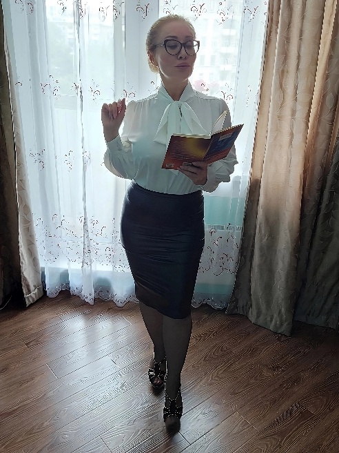 НАСТОЯЩАЯ УЧИЛКА, Алëна Юрьевна, ждëт в гости ученика, который снова не выучил урок.😊



Ответственно и индивидуально подхожу к каждому...