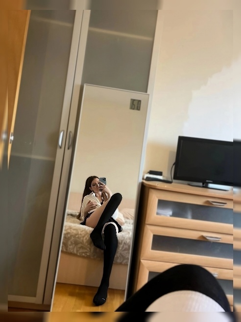 💕💕Школьница-непослушница🍑 💕почти ВСЕ ВКЛЮЧЕНО✅ 🏡Родители уехали на дачу, дома никого 😏💦



Домашка не сделана, но настроение отличное🍌🚫...