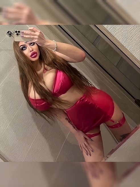 Привет сладкий💋Я - эффектная шатенка с сочными формами🔥Обожаю секс и все что с ним связано!!!Нравится подчиняться сильным и властным мужч...