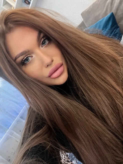 Привет сладкий💋Я - эффектная шатенка с сочными формами🔥Обожаю секс и все что с ним связано!!!Нравится подчиняться сильным и властным мужч...
