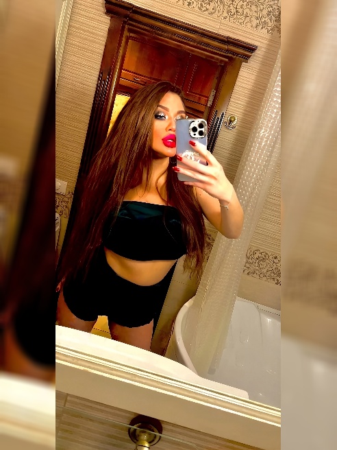 Привет сладкий💋Я - эффектная шатенка с сочными формами🔥Обожаю секс и все что с ним связано!!!Нравится подчиняться сильным и властным мужч...
