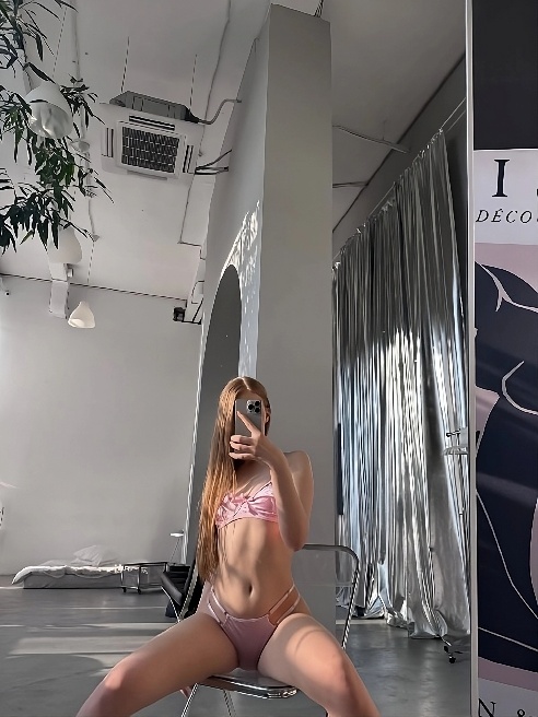 Меня зовут Кристина ❤



Я новенькая в этой сфере, только набираюсь опыта 🥰

Молодая, привлекательная и страстная любовница 💓 Прежде в...