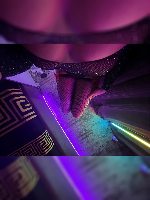 Яркая ,изысканная и нежная брюнетка !

Истинная тигрица ,всегда в игривом настроении !

Упругое ,молодое ,миниатюрное тело 🍓

Все для теб...