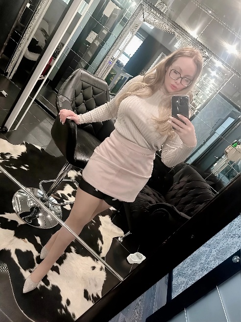 🌹💎💎💎

Секс – моя стихия, люблю исследовать её грани. 🔥

Поцелуи – обязательная прелюдия, без них никуда! С язычком – само собой разумеет...