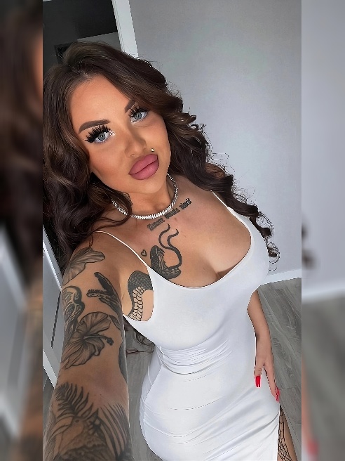 Меня зовут  Лина 😈

Я не только дико сексуальна, но и умна. Имею высшее образование📚Увлекаюсь изучением психологии, сексологии. Постоянн...
