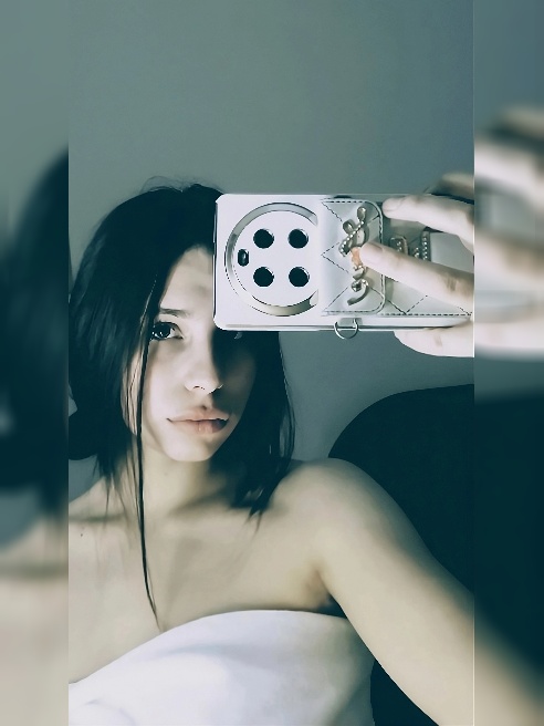 Я не дам тебе скучать в этот вечер,

Сексуальность и страсть это все про меня.

