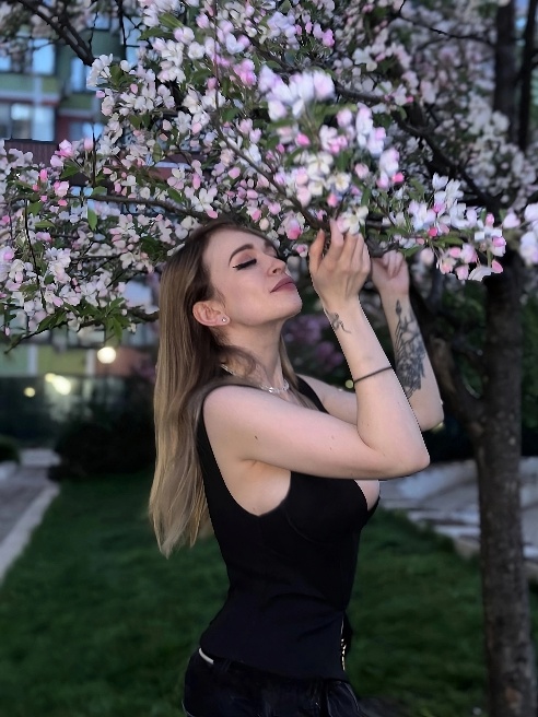 Всем привет!!! Меня зовут Юнона, горячая и ненасытная кошечка с натуральными сиськами 4-го размера и упругой попкой 🧡 🧡 🧡 Всем привет!!! Меня зовут Юнона, горячая и ненасытная кошечка с натуральными сиськами 4-го размера и упругой попкой 🧡 🧡 🧡