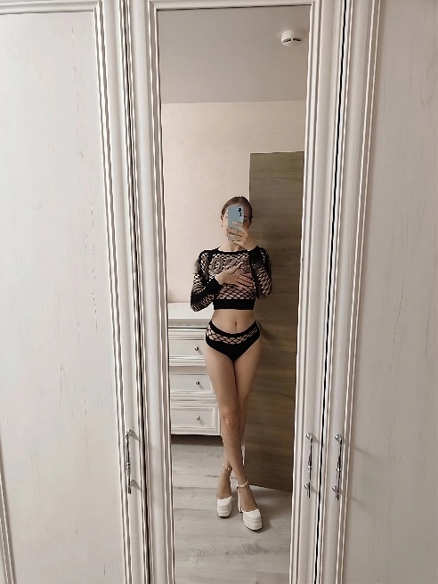 Я — Аня, мне всего 21, и я только ступила в этот мир запретных удовольствий... Но уже жажду попробовать всё! Я трепетная и нежная на перв... Я — Аня, мне всего 21, и я только ступила в этот мир запретных удовольствий... Но уже жажду попробовать всё! Я трепетная и нежная на перв...