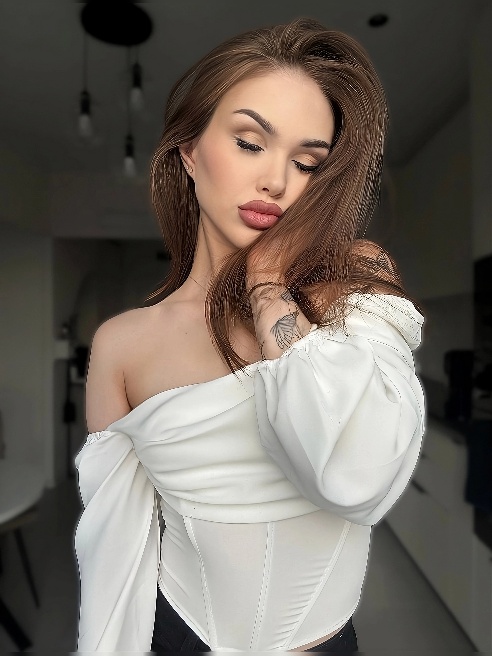 GFE 100%

та самая девочка с фигурой песочные часы,котоая сводит с ума не только мужчин,но и даже девушек🤭

представил уже мою большую...