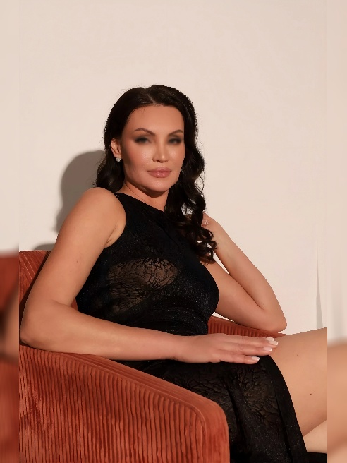 Мои руки будут плавно скользить по твоей коже, подогревая желание💋💖. Затем я нежно опущусь вниз, чтобы сделать тебе невероятно чувственны...