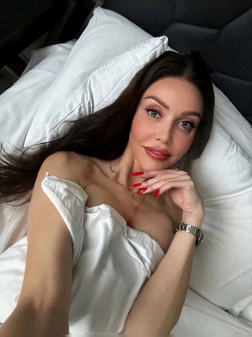 Привет. Я Вика🧡

Я - твоя секси волейболистка. Готова  БУДОРАЖИТЬ тебя 🔥



✅ Приватный ТГ канал с фото и видео в WhatsApp и ТГ (в шапке...