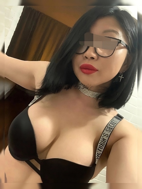 🔥 Я — Яна, сочная брюнетка с третьим размером груди и ненасытным аппетитом к сексу!
Моё тело создано для удовольствия: мягкая кожа, упру... 🔥 Я — Яна, сочная брюнетка с третьим размером груди и ненасытным аппетитом к сексу!
Моё тело создано для удовольствия: мягкая кожа, упру...