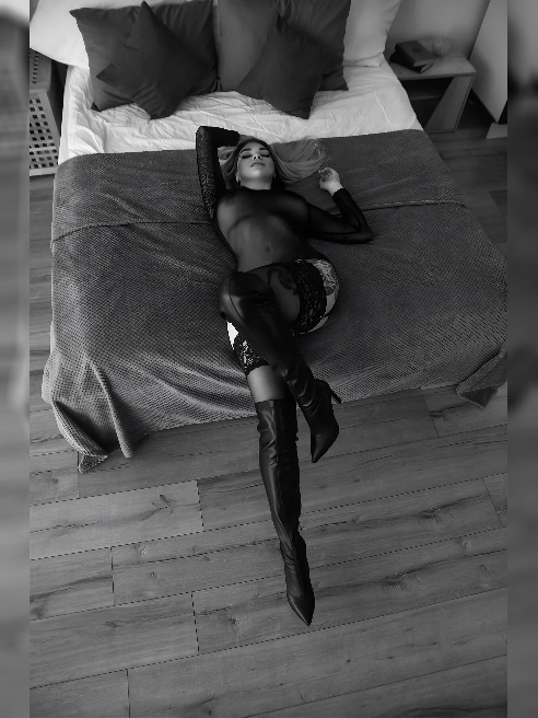 Люблю культурных , интеллигентных и чистоплотных в приоритете постоянство 😊 



с мужчинами в алко и нарко опъянении не встречаюсь, спаси...