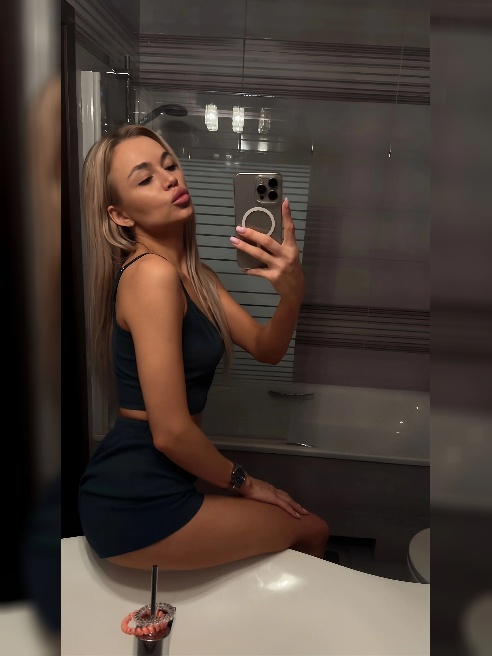 *Вкусный кофе, кофемашина...

*Все виды чаев...

*Конфетки и сладости...

Я создана ,что бы доставлять удовольствие...



Самая сексуальн...