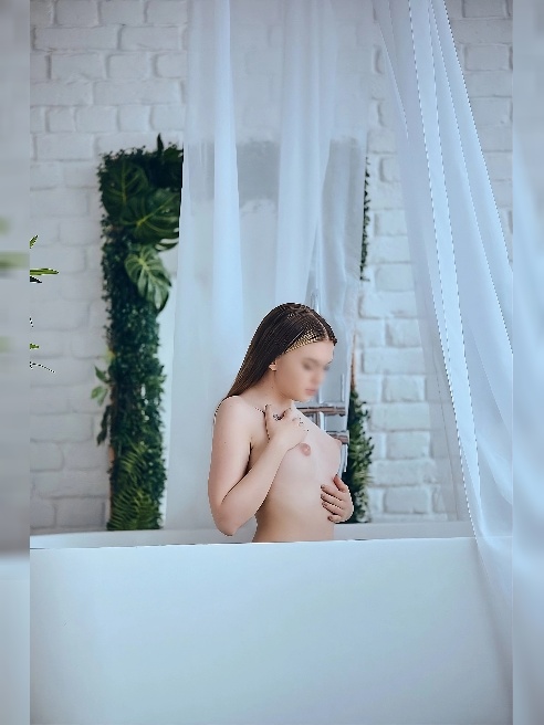 Так что, если ты любишь брать все в свои руки, я только ЗА💋😏

🍌Страстные поцелуи, нежный минет с язычком, горячий секс во всех позах, и в...