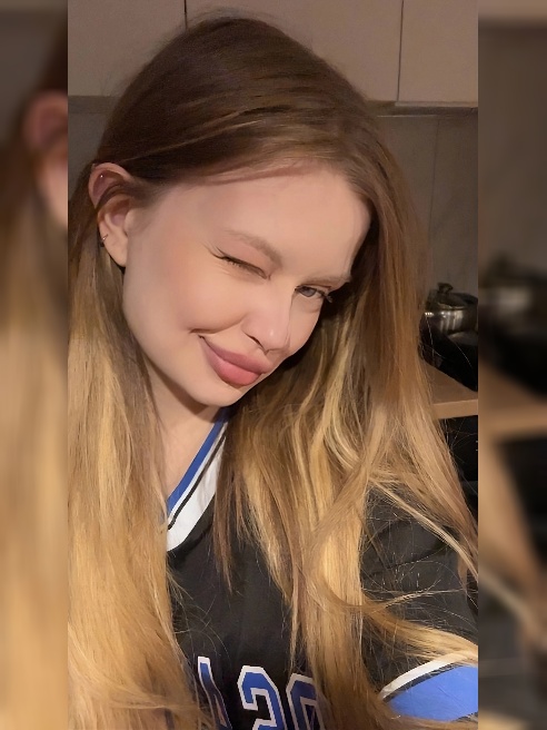 Здравствуй ☺ Я Аврора , предпочитаю красивые, качественные встречи). 



Очень красивая грудь , ножки , талия и невероятно нежная кожа 🌸🌸...