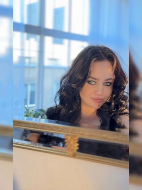 Я чемпионка России по кикбоксингу 🥊🥊🥊🥊и двух кратная чемпионка Москвы!!! Студентка двух Московских вузов 📚 ☺☺💕💕💕



Я не только элитный...
