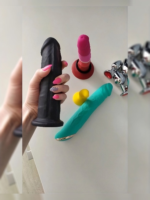 🔥 Рыженькая стройная "girl-next-door". 



В меню :

- Старая добрая классика, куда же без неё? ♂️ 

- Нежная и активная xxxочка для парн...