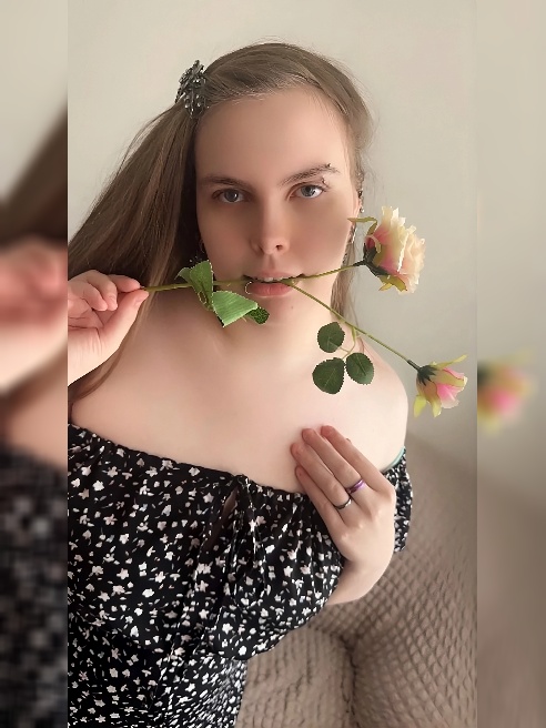 Весёлая девушка ждёт тебя в гости.
Люблю выпить и поболтать подушам.
Всегда с хорошим настроением, со мной можно провести время как с... Весёлая девушка ждёт тебя в гости.
Люблю выпить и поболтать подушам.
Всегда с хорошим настроением, со мной можно провести время как с...