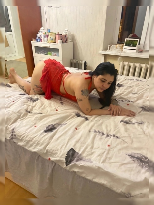 😉😉Hola soy una chica bella , agradable con una linda personalidad y sobre todo muy caliente , estoy preparada y dispuesta a dar lo mejor...
