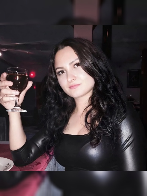 Жгучая, эффектная брюнетка с шикарной грудью, всегда  готова ко встречи с тобой!