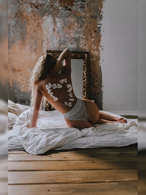 Меня зовут Варюша❤ Я самая настоящая модель и красавица 🥰💖 Любимица мужчин и просто мечта 😈💖



Влюбляю в себя с самого порога и с первог...