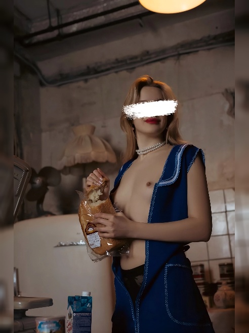 Всем,приветик!❤

Меня зовут Анжелика и сразу скажу - я актриса и сценки из фотосессии не более чем моя хорошая актерская игра 🎬🎞🎥



Ну ч...