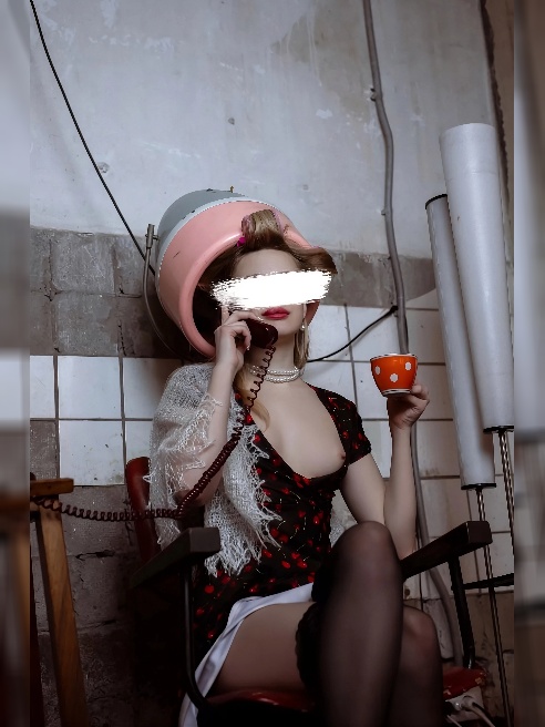 Всем,приветик!❤

Меня зовут Анжелика и сразу скажу - я актриса и сценки из фотосессии не более чем моя хорошая актерская игра 🎬🎞🎥



Ну ч...