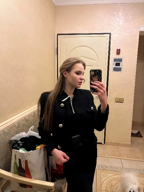 Привет, дорогой гость💋

Познакомимся поближе? Меня зовут Мила) Искренне люблю мужчин,а потому отнесусь к нашей встрече как к настоящему с...
