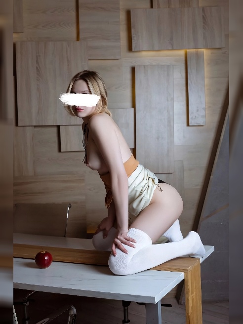 Всем,приветик!❤

Меня зовут Анжелика и сразу скажу - я актриса и сценки из фотосессии не более чем моя хорошая актерская игра 🎬🎞🎥



Ну ч...