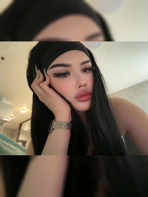 Я Арина — нежность, страсть и утончённость в одном лице. Со мной каждый момент становится особенным.
