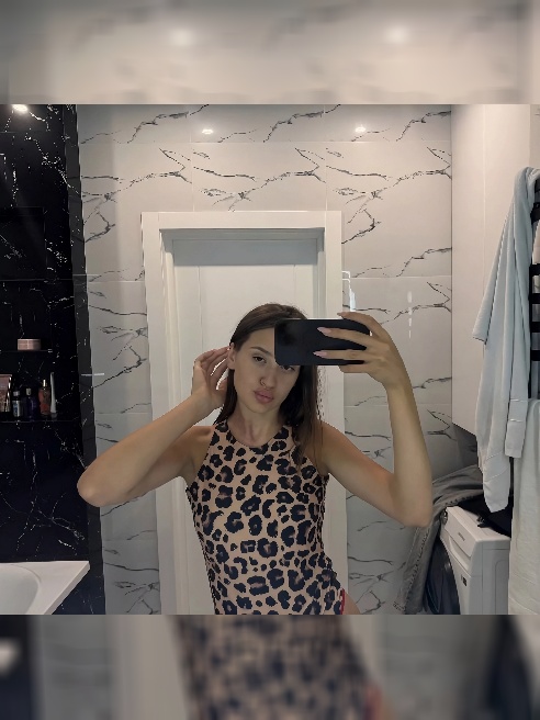 Не люблю скуку. И она не любит меня 😏

Я девушка, с которой тебе не захочется выключать свет...

Горячая, живая, откровенная — я играю по...