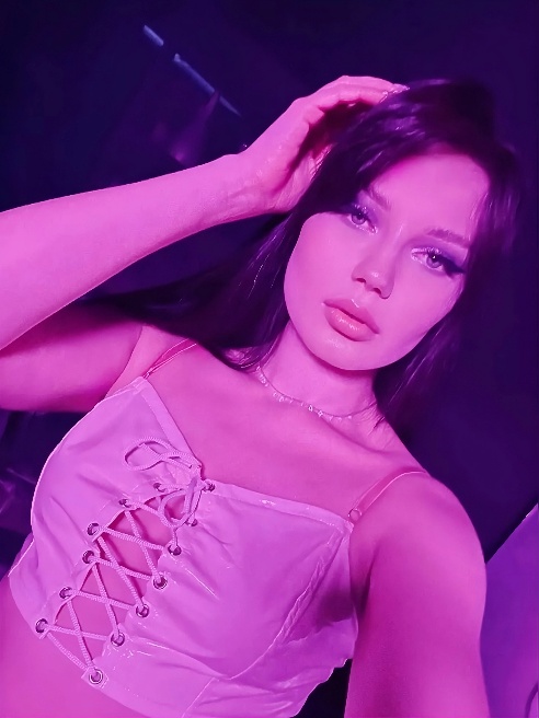 Я чувствую твоё желание, твои руки ведут меня в ритме ночи… 🔥💦 Мы теряемся в этом моменте, наслаждаясь каждой секундой… 💋



