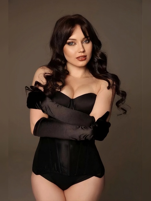 Я чувствую твоё желание, твои руки ведут меня в ритме ночи… 🔥💦 Мы теряемся в этом моменте, наслаждаясь каждой секундой… 💋



