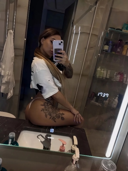 💦 Я Lera Murr — не просто модель Pornhub, а твоя самая грязная фантазия.

Ты дрочил на мои видео? Представь, что теперь я на коленях у те...