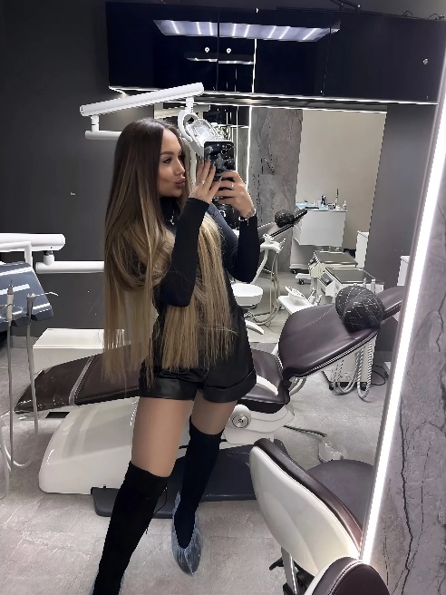 💦 Я Lera Murr — не просто модель Pornhub, а твоя самая грязная фантазия.

Ты дрочил на мои видео? Представь, что теперь я на коленях у те...