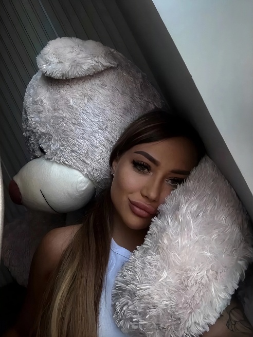 💦 Я Lera Murr — не просто модель Pornhub, а твоя самая грязная фантазия.

Ты дрочил на мои видео? Представь, что теперь я на коленях у те...