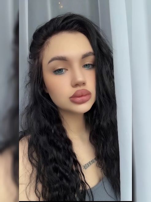 Сладкая брюнетка, страстная обольстительница. Укроти мой нрав😍Милая, нежная. Принимаю у себя, все конфидециально и индивидуально!Лучше ес...