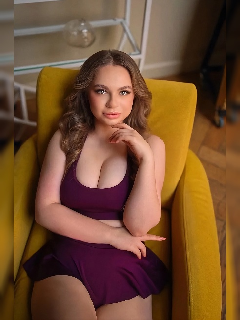 Ты заставляешь меня дрожать от одного твоего прикосновения. 😏💋 Эта ночь будет только нашей, наполненной желанием, которое невозможно скры...