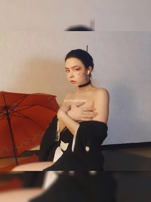 И швец, и жнец, и на (кожанной) дуде игрец!

Чай, ужин, потанцуем? А затем массаж, поцелуи и более глубокое исследование укромных мест те...