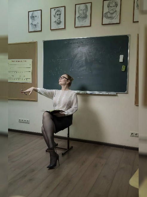 НАСТОЯЩАЯ УЧИЛКА, Алëна Юрьевна, ждет в гости ученика, который снова не выучил урок.😜



Избирательна, встречаюсь с лучшими. У меня очень...