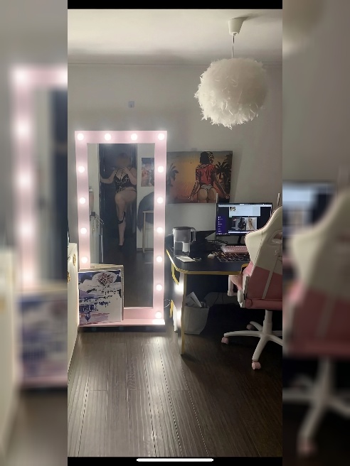 🧸Доброго времени суток. Тотальное GFE )Полное инфо в сноске ниже 😻Приезжай или приглашай ) мррр) 
			
				var txtTop = document.getElemen...