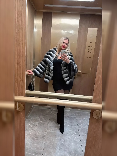 Красивая...

Сексуальная...

Страстная...

Любвеобильная...

Харизматичная...

Есть единственный приват канал. 



Очень избирательна.

Е...