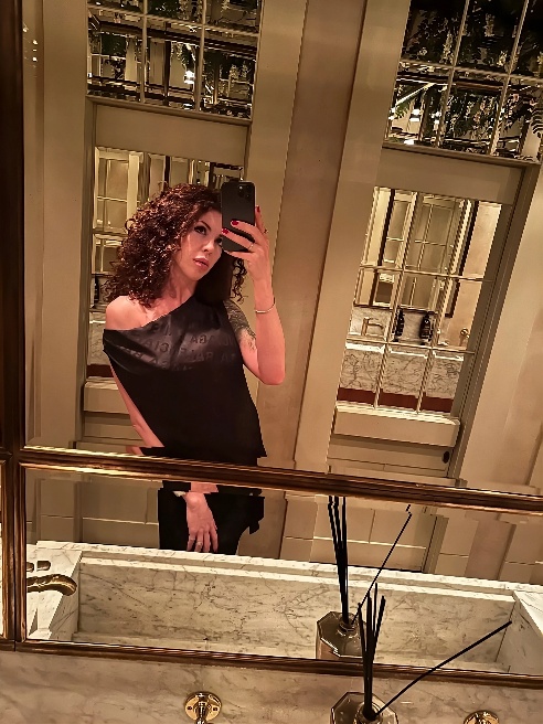 Мой тг @Mary_fareast 

У меня к тебе только один вопрос. Задам его, шепотом щекоча ушко: «К тебе или ко мне?»😉

Там, где я, - там аура лю...