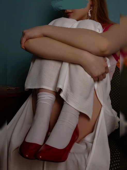 Всем,приветик!❤

Меня зовут Анжелика и сразу скажу - я актриса и сценки из фотосессии не более чем моя хорошая актерская игра 🎬🎞🎥



Ну ч...