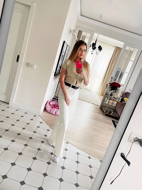 ария, 27 — твоя живая SEXY блонда, где каждое фото — зеркало реальности, без фильтров и лжи! 📸🔥Я — твой онлайн-мираж, который материализу...