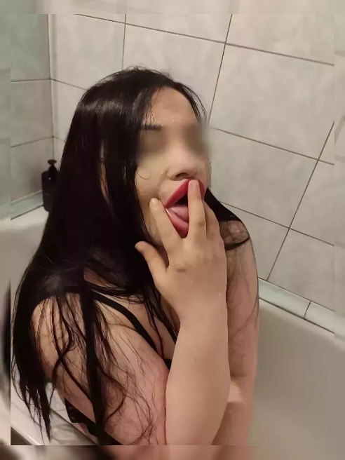 Приятная , общительная и весёлая брюнетка 💕

Моё бархатное и нежное тело, ждёт встречи с тобой